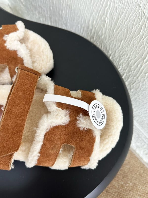 HM Chypre Sandal In Caramel Mix White Suede And Fleece Lining 961140