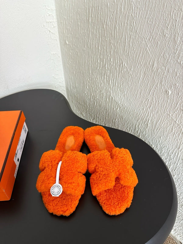 HM Oran Sandal Orange Wool Fleece 961010