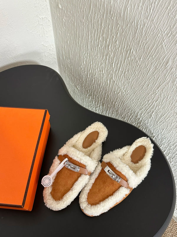 HM Oz Mule Caramel Mix White Suede Lined With Wool Fleece 961092