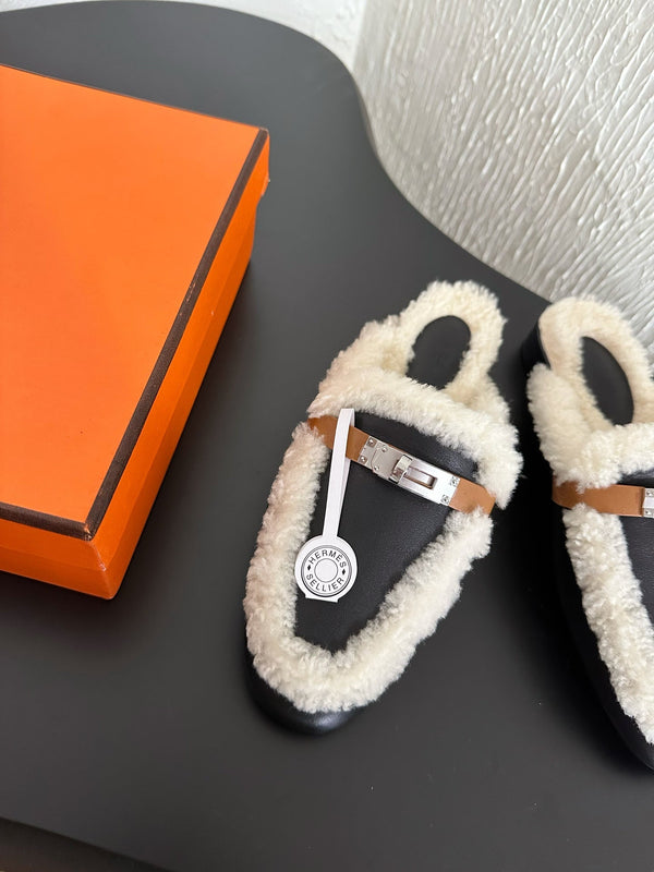 HM Oz Mule Black Mix White Lambskin Lined With Wool Fleece 961093