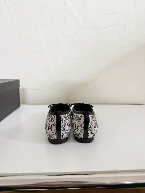 Ballet Flats White Cloth Black Patent Calfskin