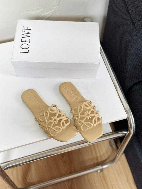 Petal Anagram Slide in Beige Soft Calfskin 273516