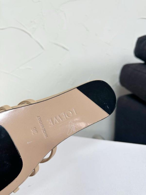 Petal Anagram Slide in Beige Soft Calfskin 273516