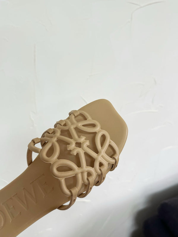 Petal Anagram Slide in Beige Soft Calfskin 273516