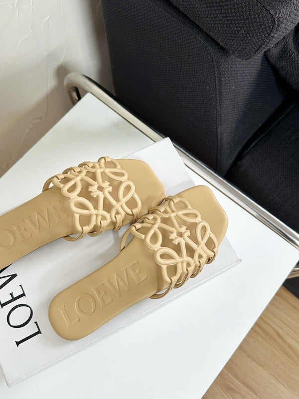 Petal Anagram Slide in Beige Soft Calfskin 273516