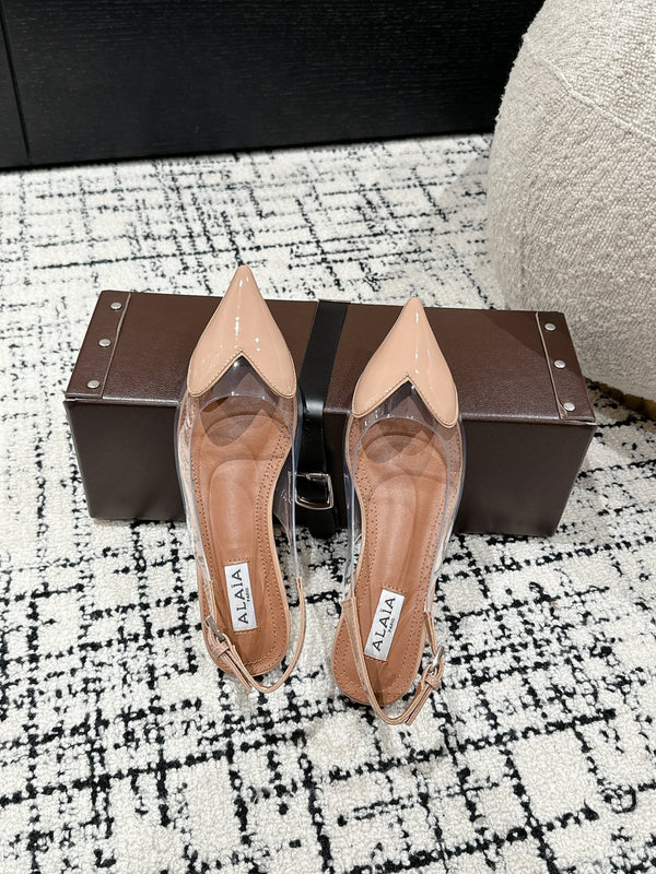 slingback alaia piatte in pelle di agnello beige ottico a forma di cuore