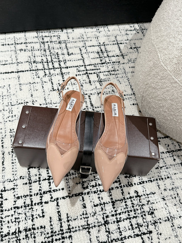 slingback alaia piatte in pelle di agnello beige ottico a forma di cuore
