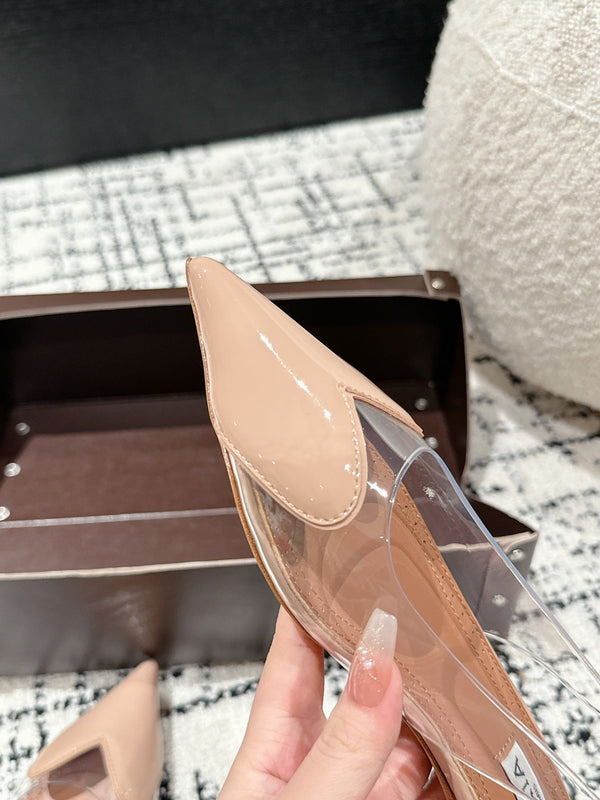 slingback alaia piatte in pelle di agnello beige ottico a forma di cuore