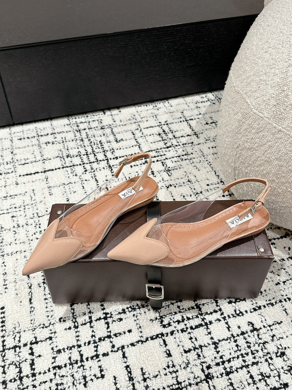 slingback alaia piatte in pelle di agnello beige ottico a forma di cuore
