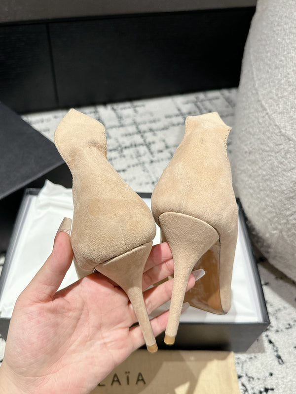 ALAIA HIGH PUMPS 10CM IN BEIGE SUEDE MIX BLACK CALFSKIN