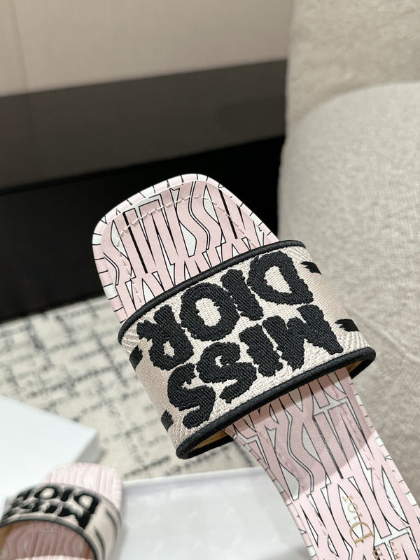 CD Dway Heeled Slide Light Pink Black Embroidered Cotton