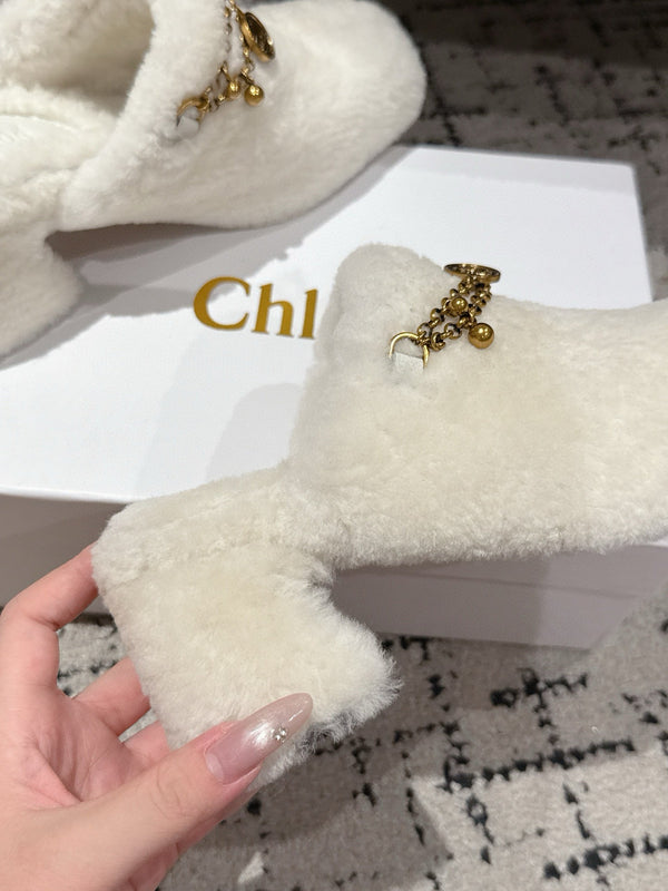 Chloe Covered Fur Slippers White Wool 514328