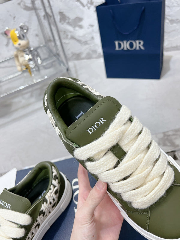 CD B33 Sneaker 30mm In Moss Green Calfskin 100664