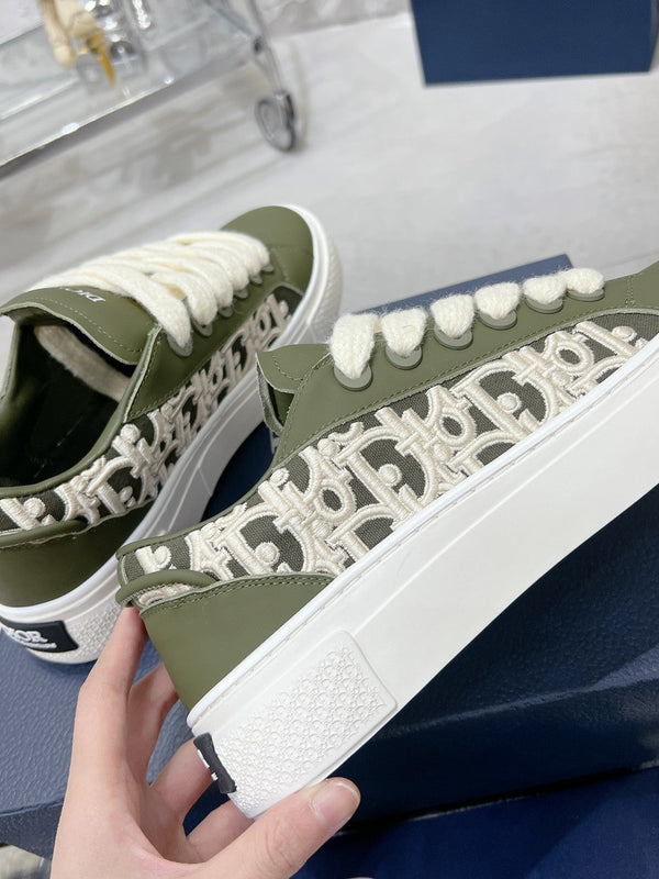 CD B33 Sneaker 30mm In Moss Green Calfskin 100664