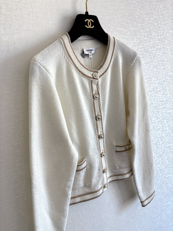 Chanel Cardigan col rond manches longues cachemire blanc 2025 329415