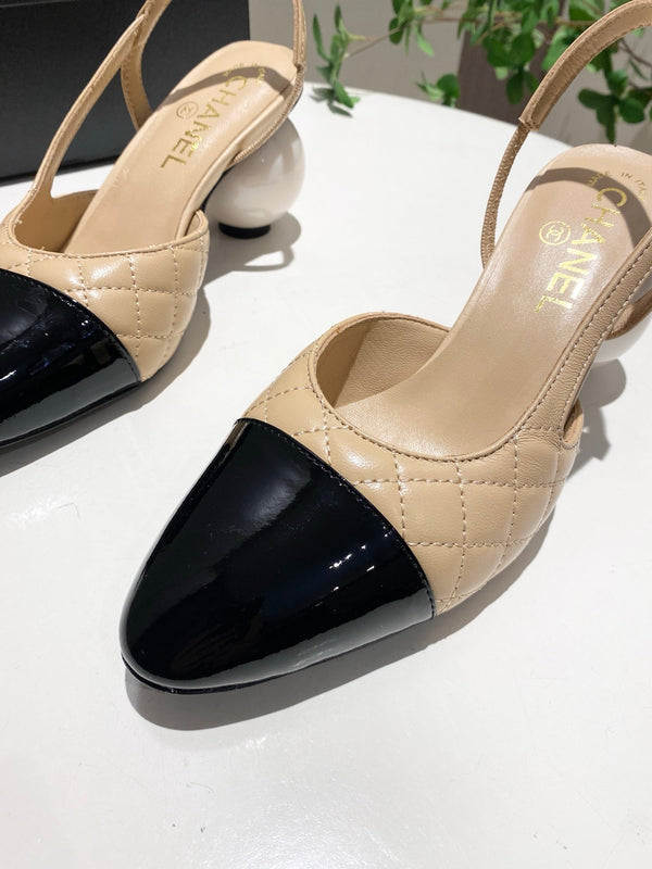 CC 26P Slingback Pearl-Shaped Heel 7cm Beige Black Quited Leather 767266