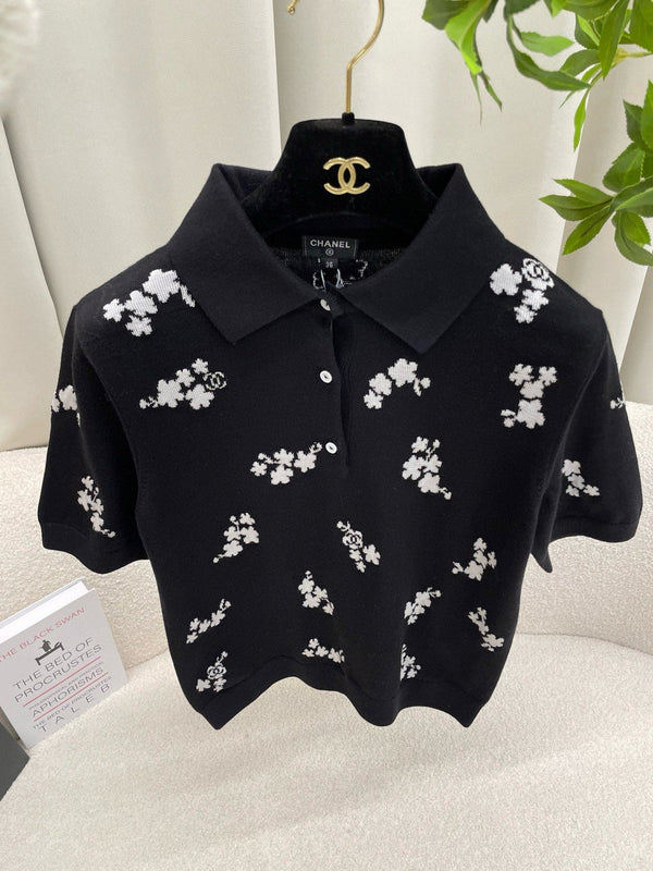 Polo Chanel 2026 en coton noir et blanc à imprimé floral