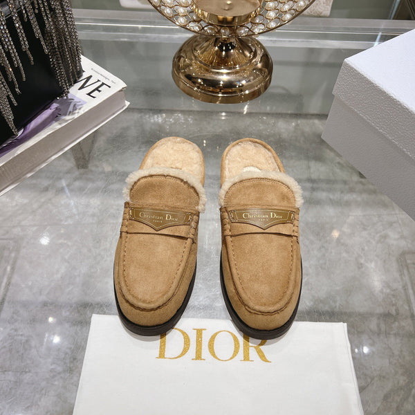 CD Boy Mule in pelle scamosciata marrone chiaro con fodera in pile 996446