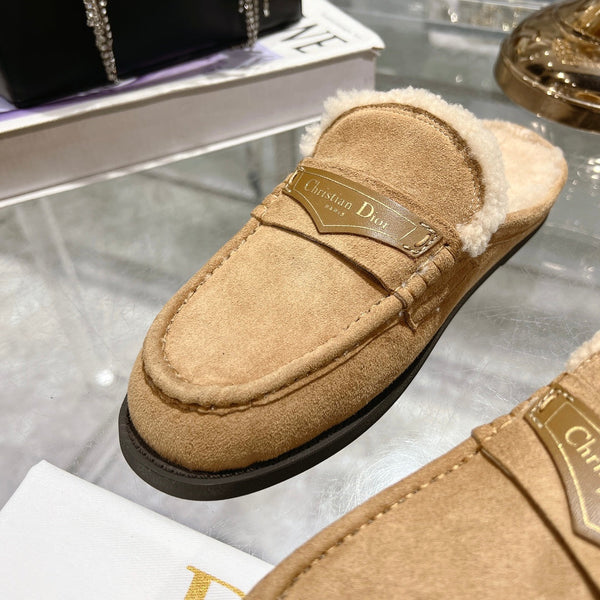 CD Boy Mule in pelle scamosciata marrone chiaro con fodera in pile 996446