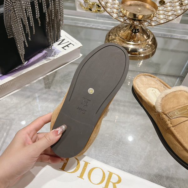 CD Boy Mule in pelle scamosciata marrone chiaro con fodera in pile 996446