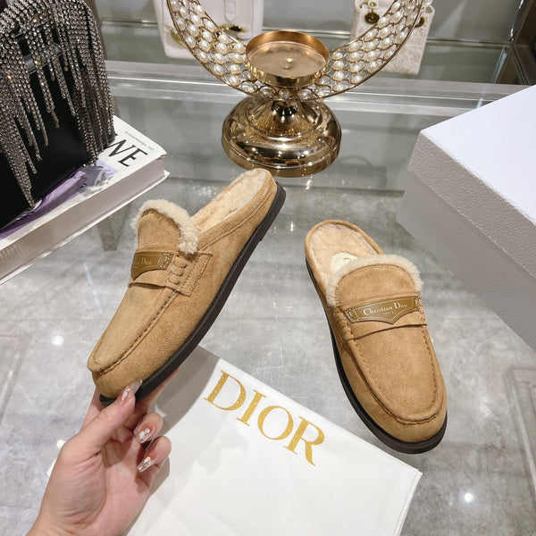 CD Boy Mule in pelle scamosciata marrone chiaro con fodera in pile 996446