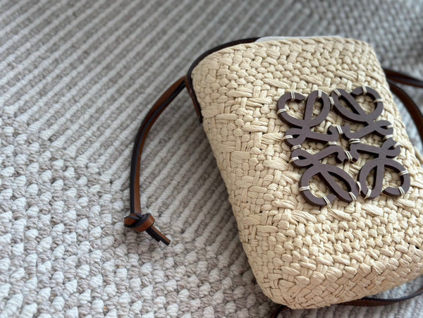 LOE ANAGRAM 18 SQUARE POCKET IN IRACA PALM