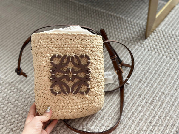 LOE ANAGRAM 18 SQUARE POCKET IN IRACA PALM