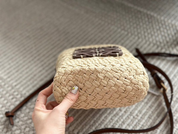 LOE ANAGRAM 18 SQUARE POCKET IN IRACA PALM