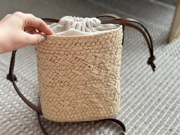 LOE ANAGRAM 18 SQUARE POCKET IN IRACA PALM