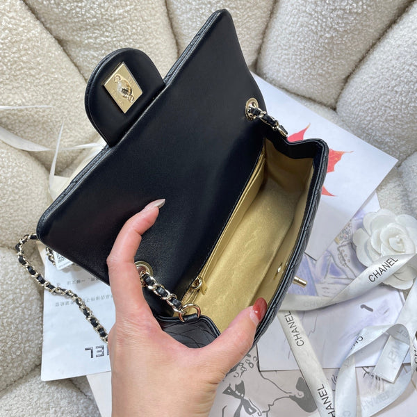 CC 26s Flap Bag 20 In Black Lambskin