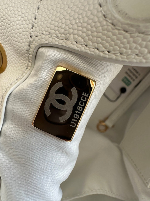Chanel 2025 Backpack 23cm White Grained Calfskin 318277