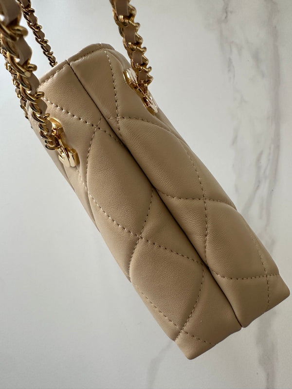 CC Mini Shopping 24cm Beige Quited Lambskin 292269