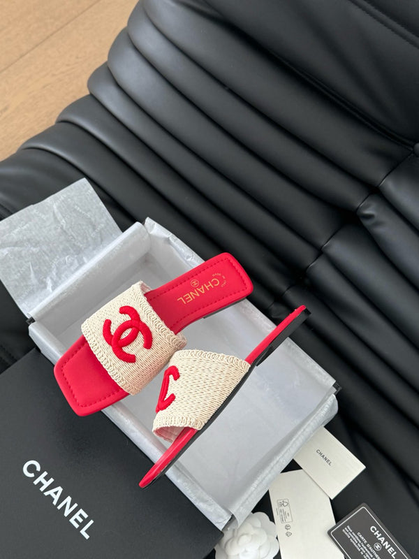 WOVEN SLIDE IN RAFFIA AND RUBY RED LAMBSKIN