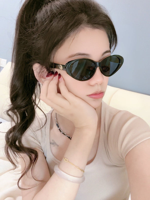 OCCHIALI DA SOLE CON MONTATURA OVALE G0982 IN ACETATO