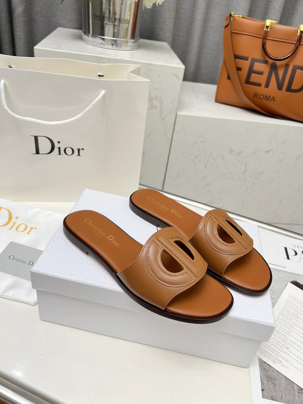 CD 25 D-Club Slide Calfskin