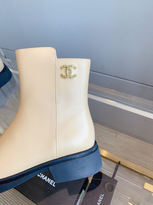 CC Zipper Ankle Boots 35mm Beige Sheeepskin 464549