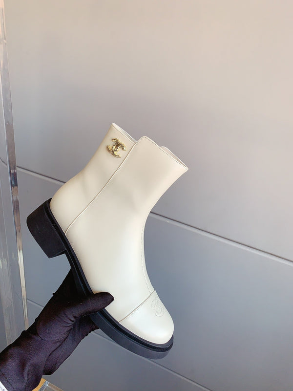 CC Zipper Ankle Boots 35mm White Sheeepskin 464550