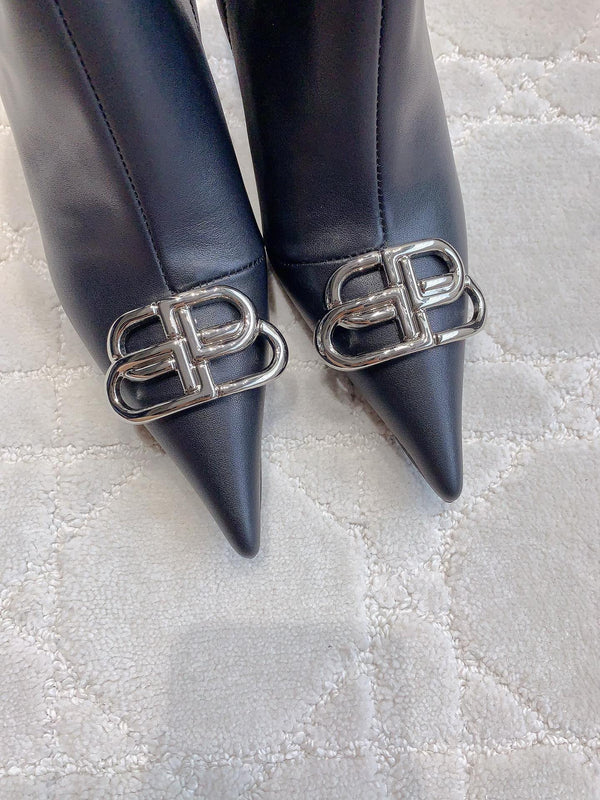 POINTED-TOE HIGH HEEL BOOTS IN BLACK SMOOTH LAMBSKIN