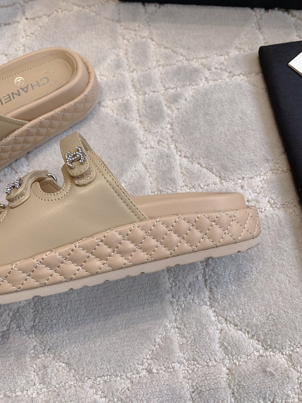 CC Slippers Beige Lambskin 145355