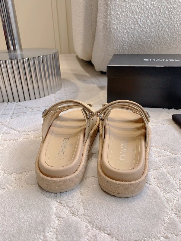 CC Slippers Beige Lambskin 145355