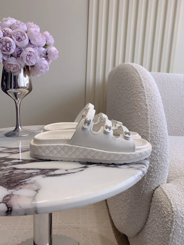 CC Slippers White Lambskin 145356