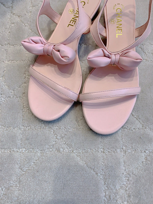 CC 26s Bow-Tie Flat Sandals Light Pink Lambskin 906130