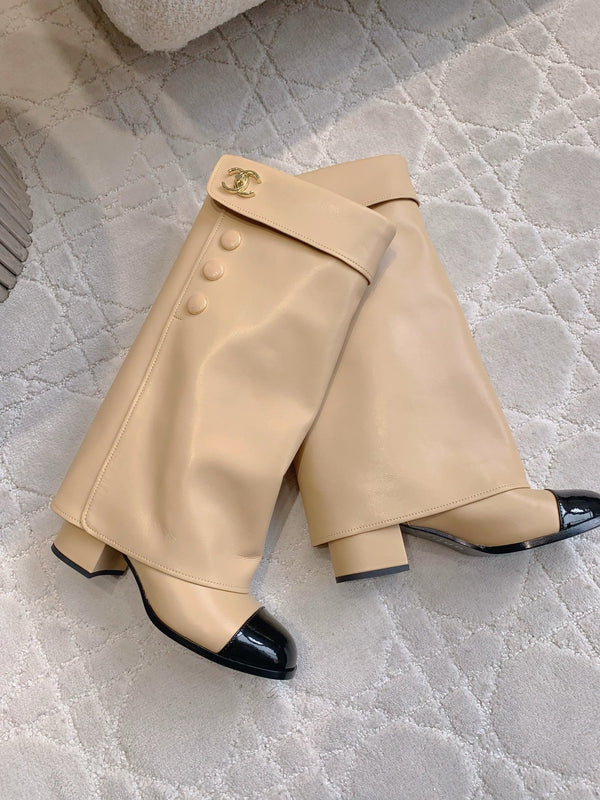 CC 25 Buttoned Boot Beige Calfskin 516648