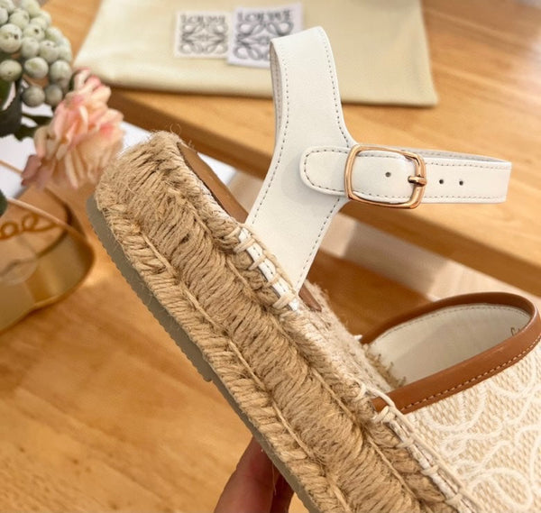 Sandali espadrillas in pelle e tela beige e bianco anagramma Loew
