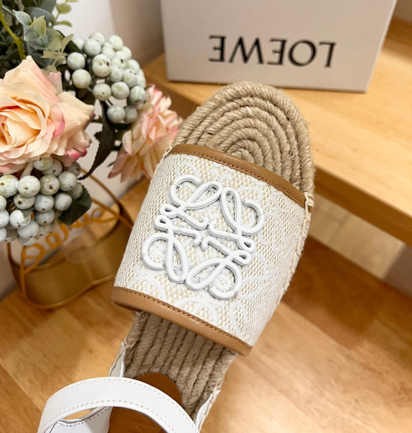 Sandali espadrillas in tela e pelle marrone con logo bianco anagramma Loew