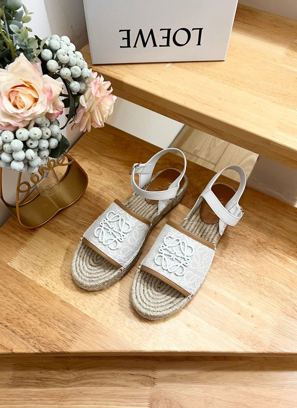Sandali espadrillas in tela e pelle marrone con logo bianco anagramma Loew