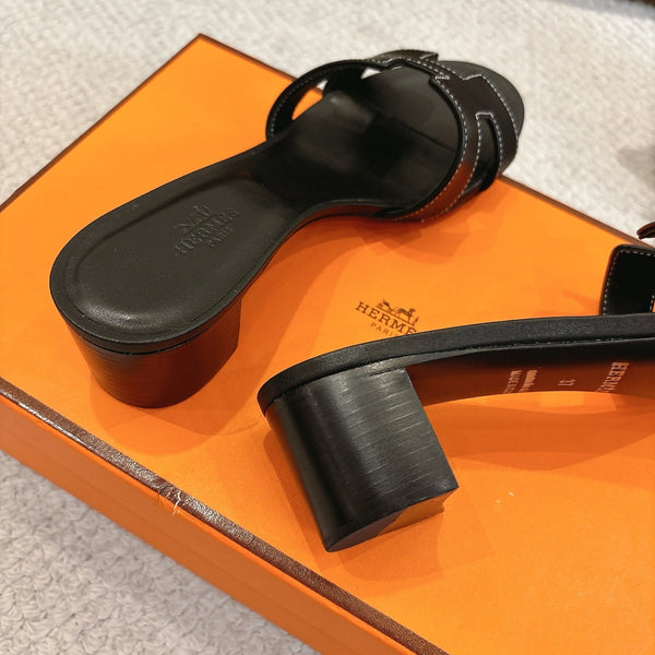 HM Oasis Sandals Black Chisel Pattern Cowhide 544095