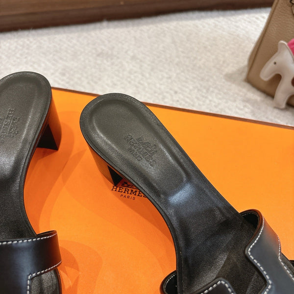 HM Oasis Sandals Black Chisel Pattern Cowhide 544095