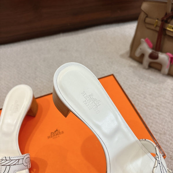 HM Oasis Sandals White Embroidery Pattern Cowhide 544097