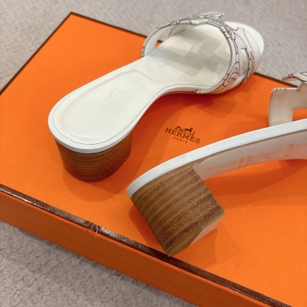 HM Oasis Sandals White Embroidery Pattern Cowhide 544097